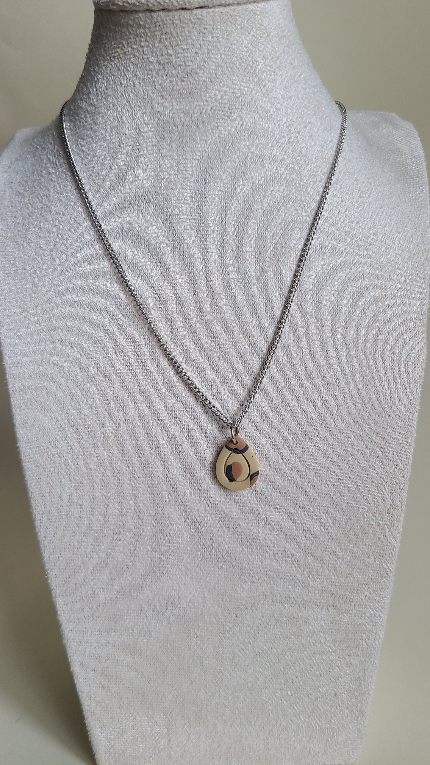 Collier kitty