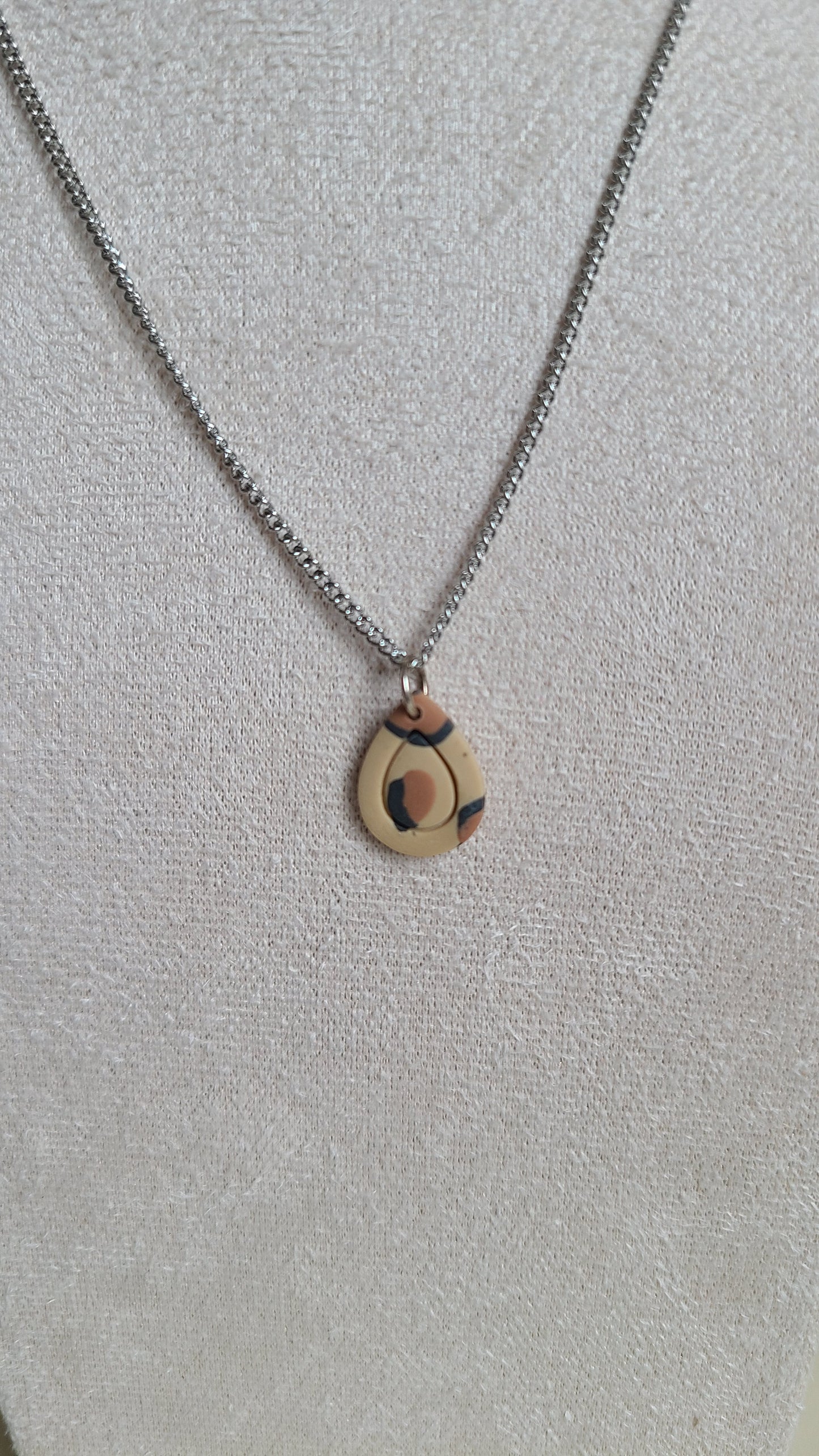 Collier kitty